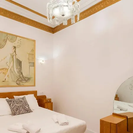 Apartment Placa Catalunya V Charming And Exquisite 5bd With Large Balcony Barcelona