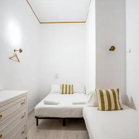 Placa Catalunya V Charming And Exquisite 5bd With Large Balcony Apartment