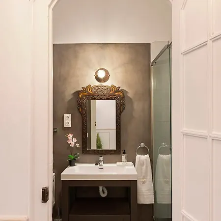 Apartment Placa Catalunya V Charming And Exquisite 5bd With Large Balcony Barcelona