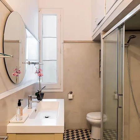 Apartment Placa Catalunya V Charming And Exquisite 5bd With Large Balcony